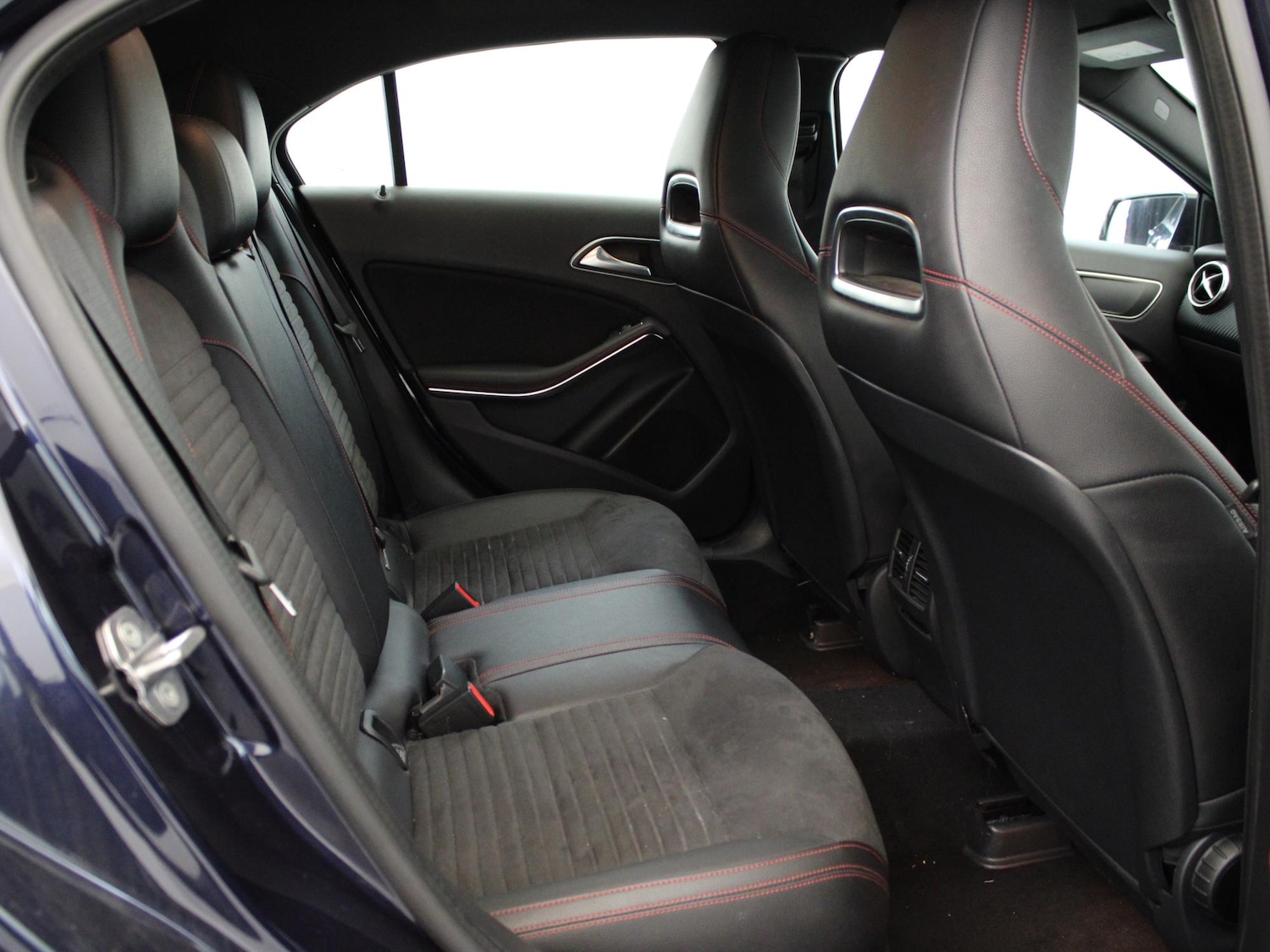 Used Mercedes-Benz A-Class 2018 for sale - 76047440: Photo 11