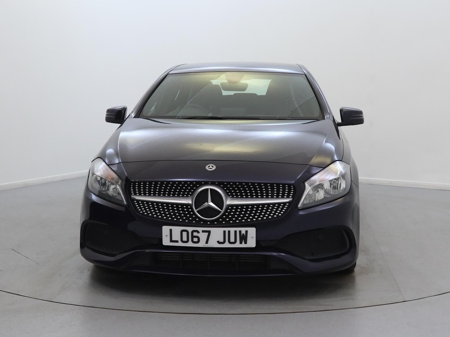 Used Mercedes-Benz A-Class 2018 for sale - 76047440: Photo 2