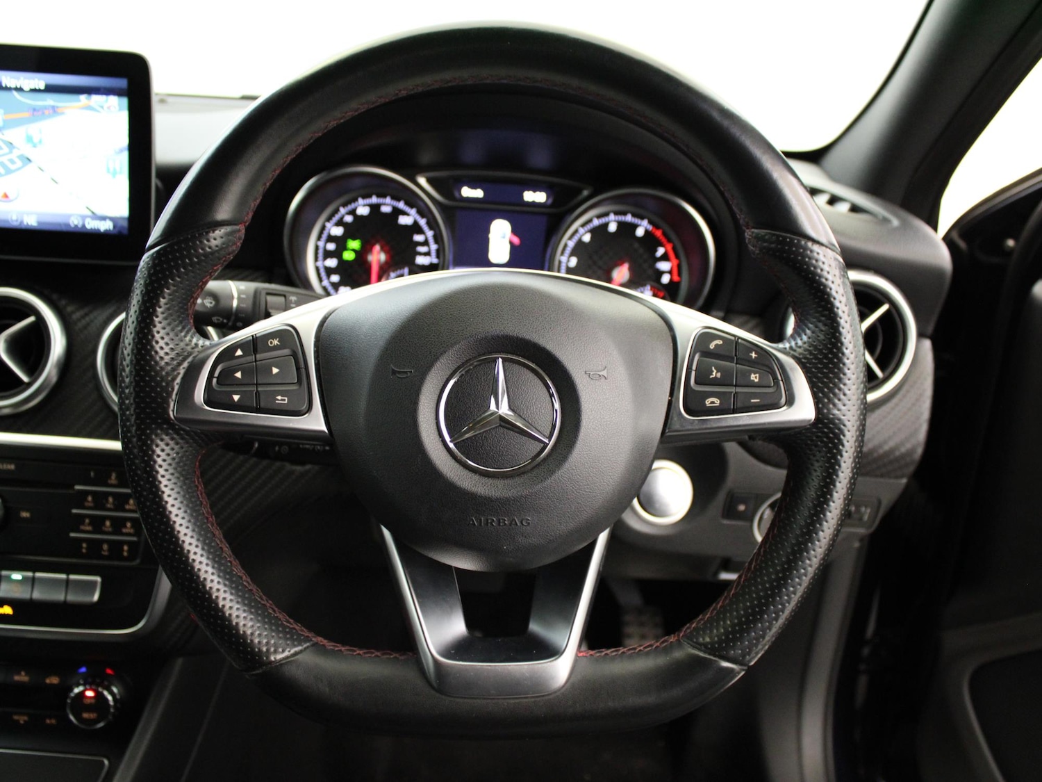 Used Mercedes-Benz A-Class 2018 for sale - 76047440: Photo 27