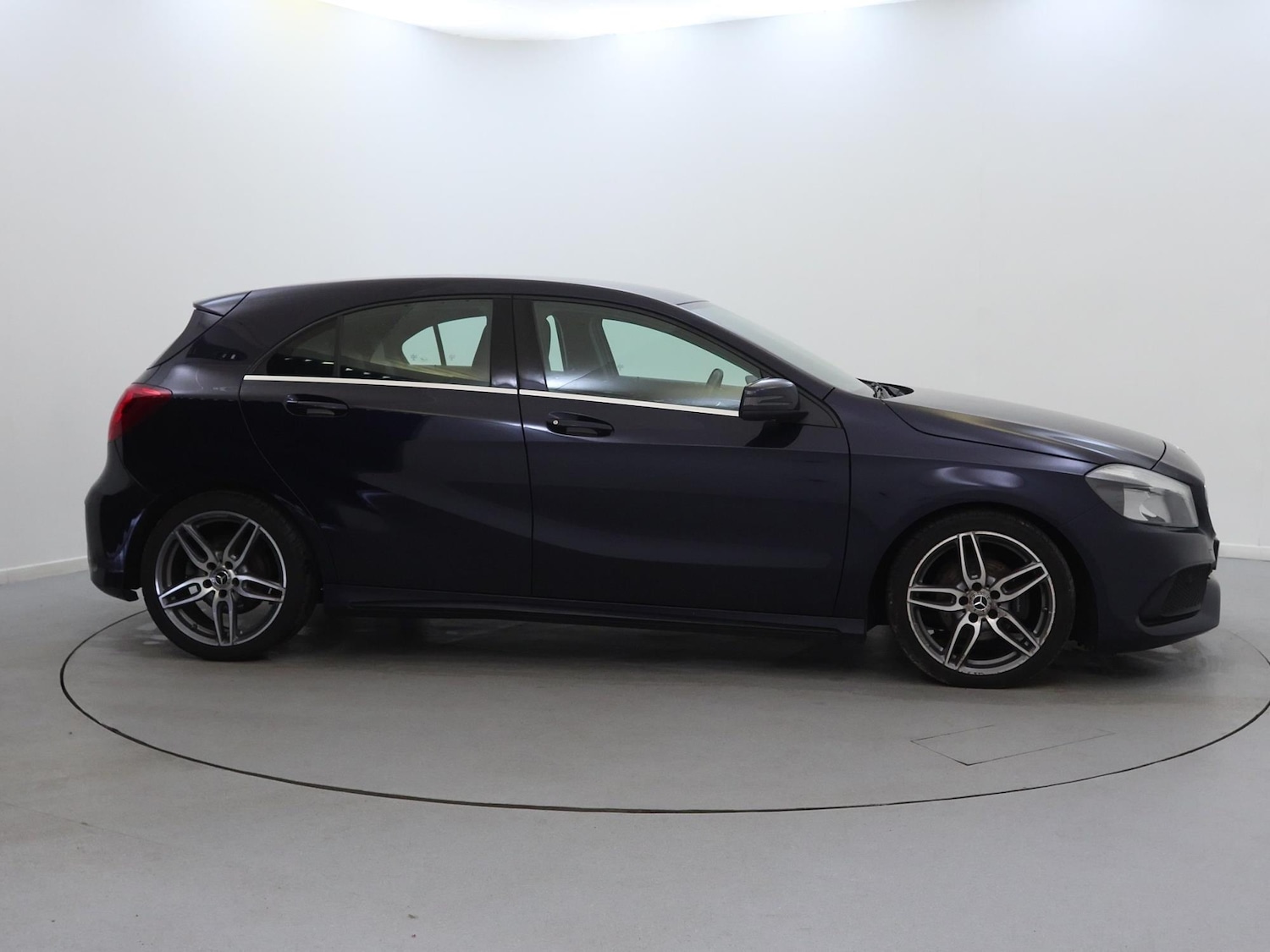 Used Mercedes-Benz A-Class 2018 for sale - 76047440: Photo 8