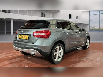 Used Mercedes-Benz GLA 2019 for sale - 77795687: Photo