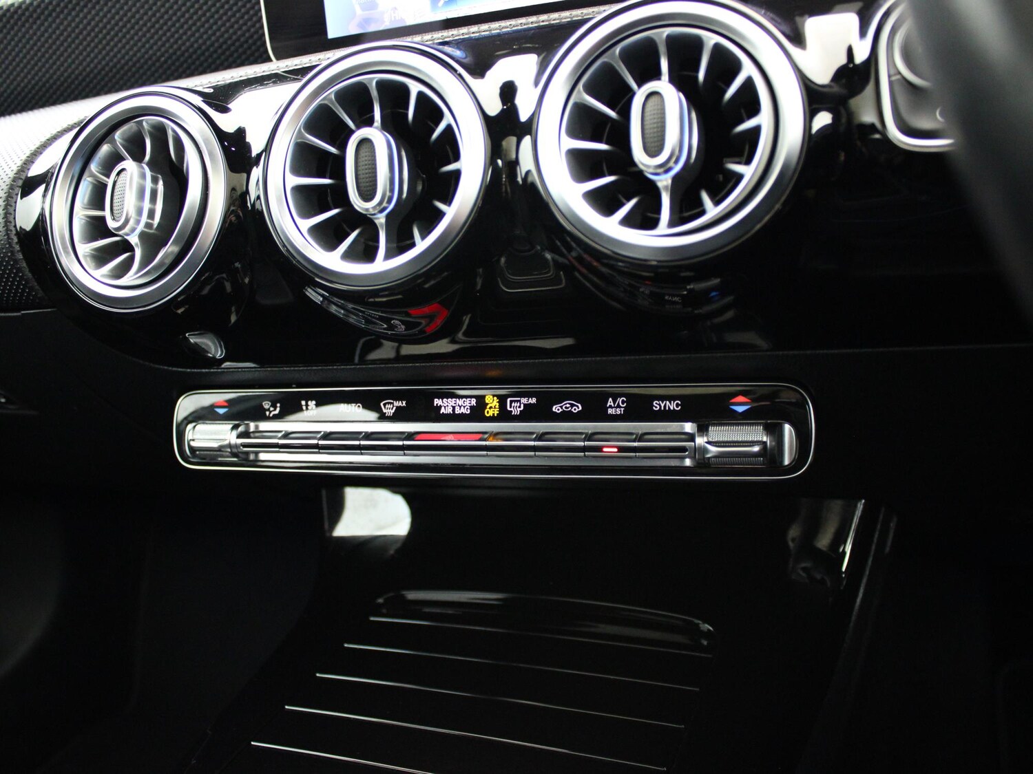 Used Mercedes-Benz A-Class 2018 for sale - 77361787: Photo 30