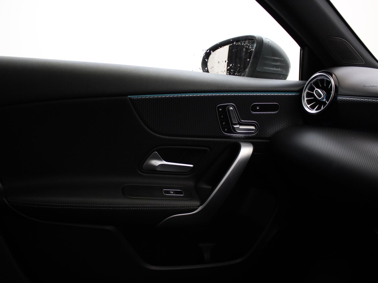 Used Mercedes-Benz A-Class 2018 for sale - 77361787: Photo 32