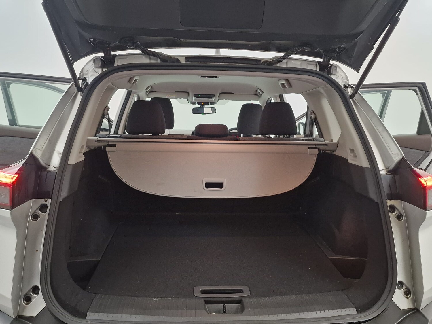 Used Nissan X-Trail 2023 for sale - 76047386: Photo 35