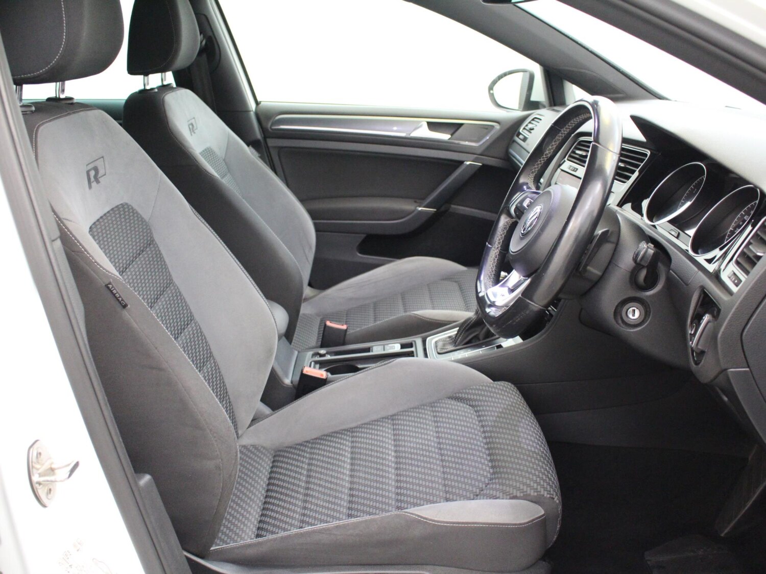 Used Volkswagen Golf 2019 for sale - 77687101: Photo 9