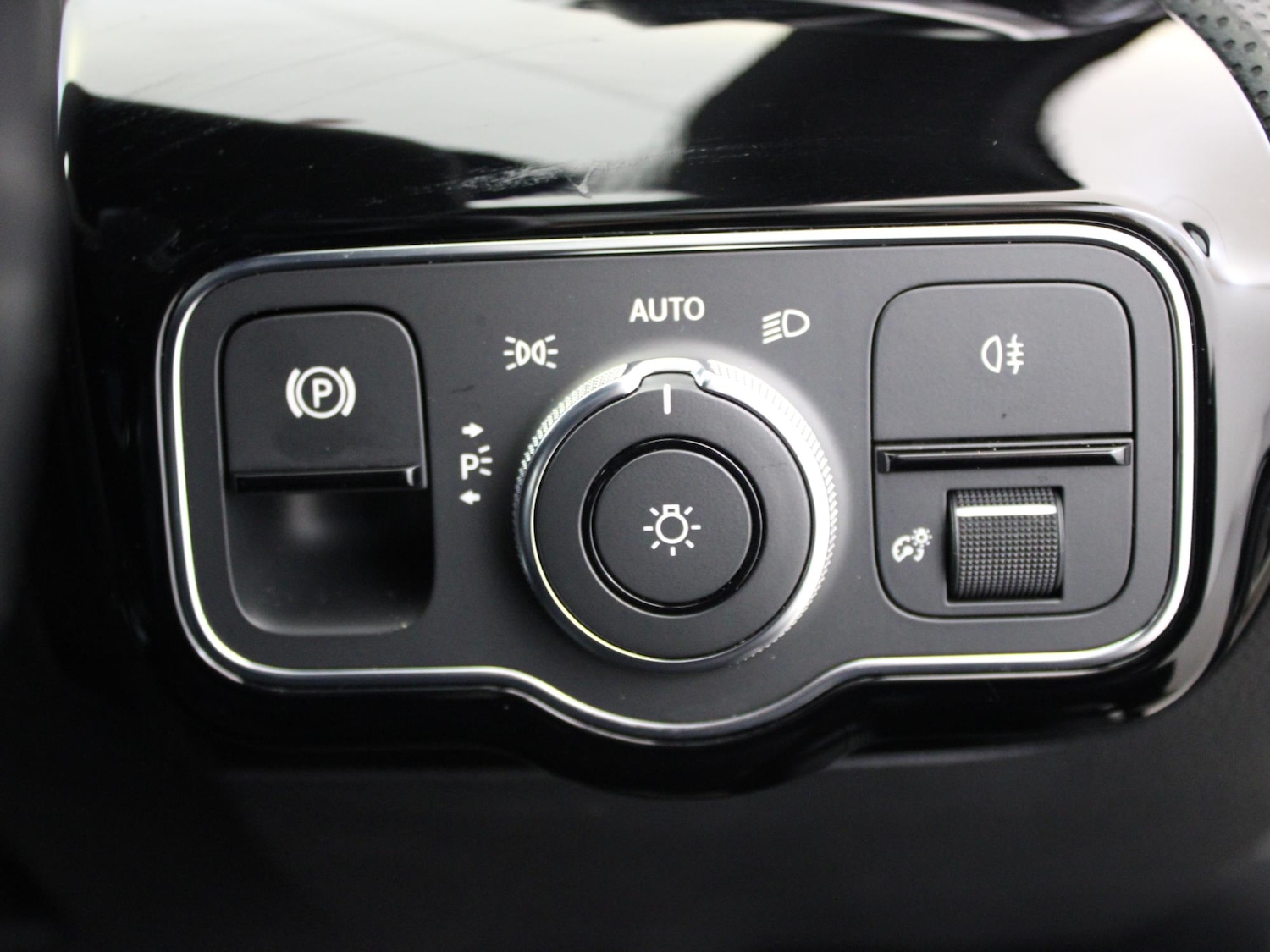 Used Mercedes-Benz A-Class 2018 for sale - 77635146: Photo 34