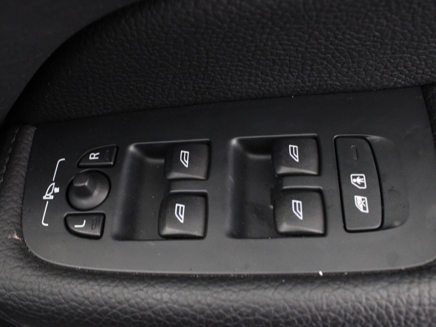 Used Volvo XC60 2019 for sale - 77076846: Photo 23