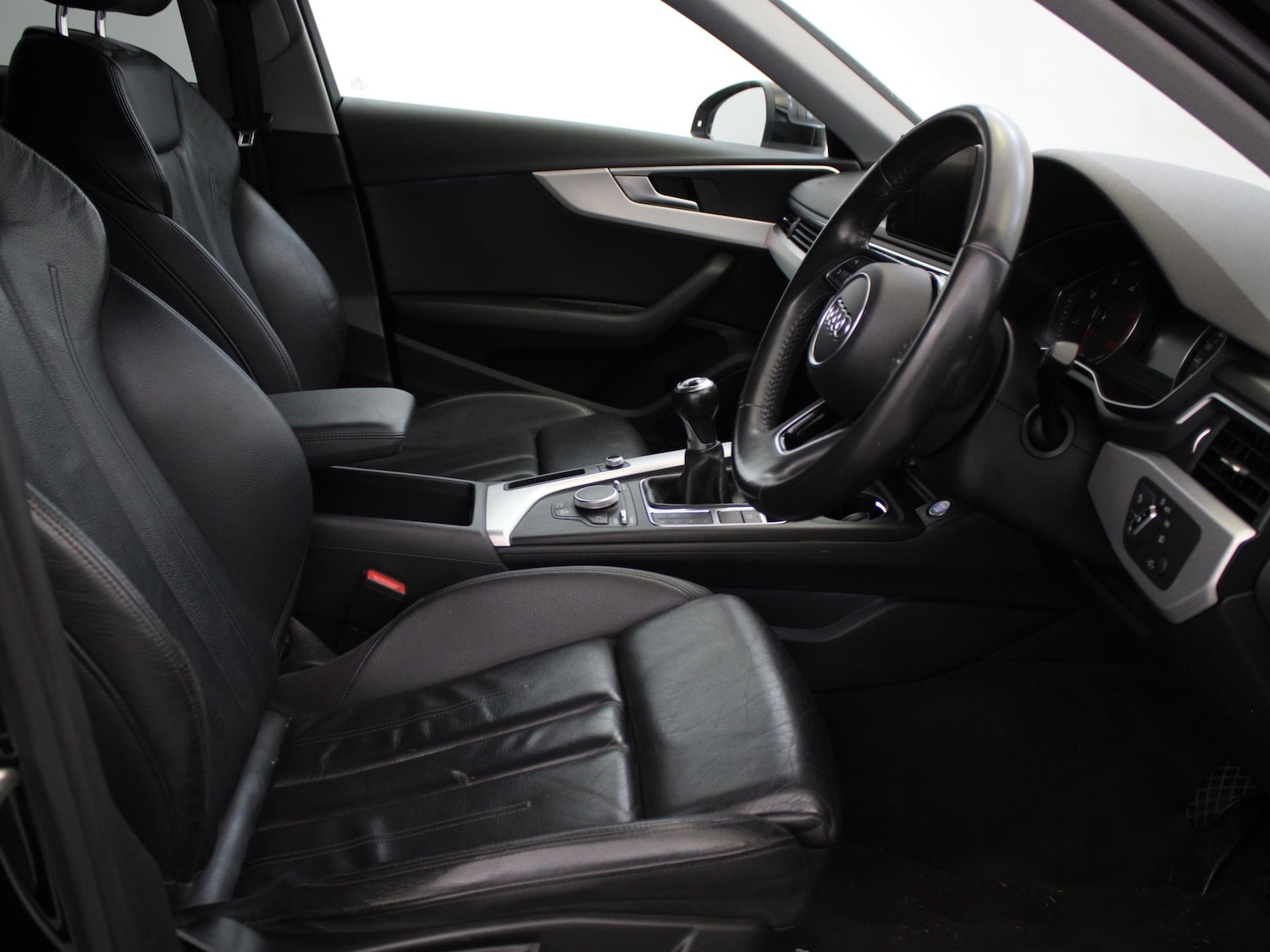 Used Audi A4 2017 for sale - 76047391: Photo 9