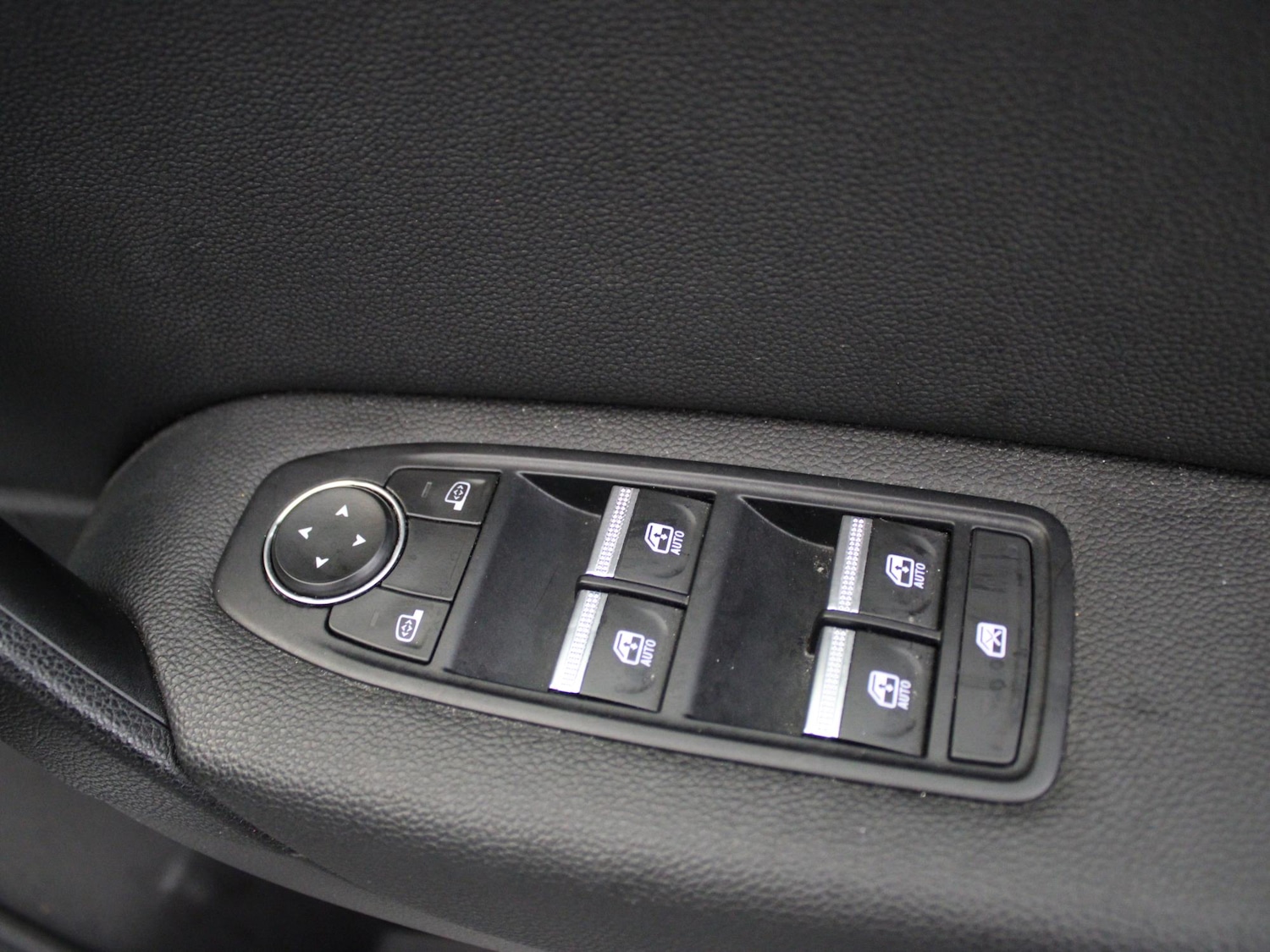 Used Renault Captur 2022 for sale - 75499235: Photo 32