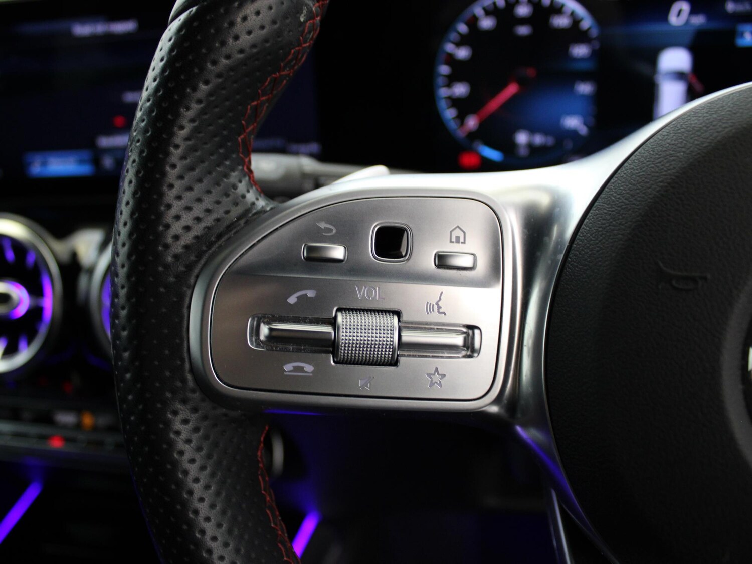 Used Mercedes-Benz GLA 2020 for sale - 76077333: Photo 32