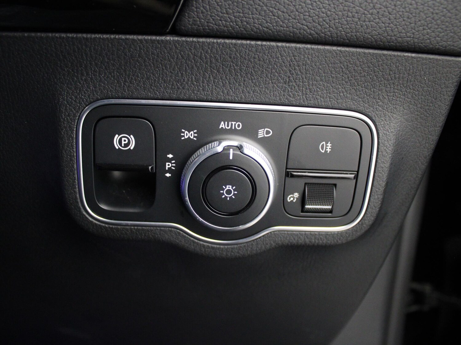 Used Mercedes-Benz GLA 2020 for sale - 76077333: Photo 35