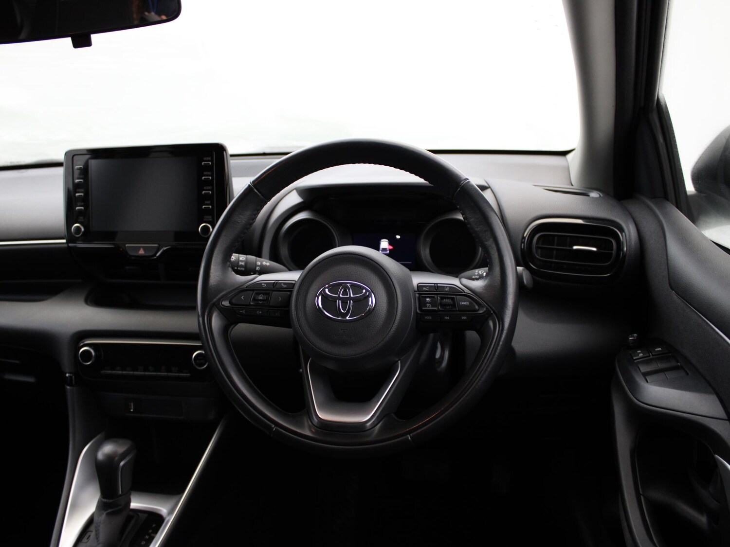 Used Toyota Yaris 2022 for sale - 76442680: Photo 15