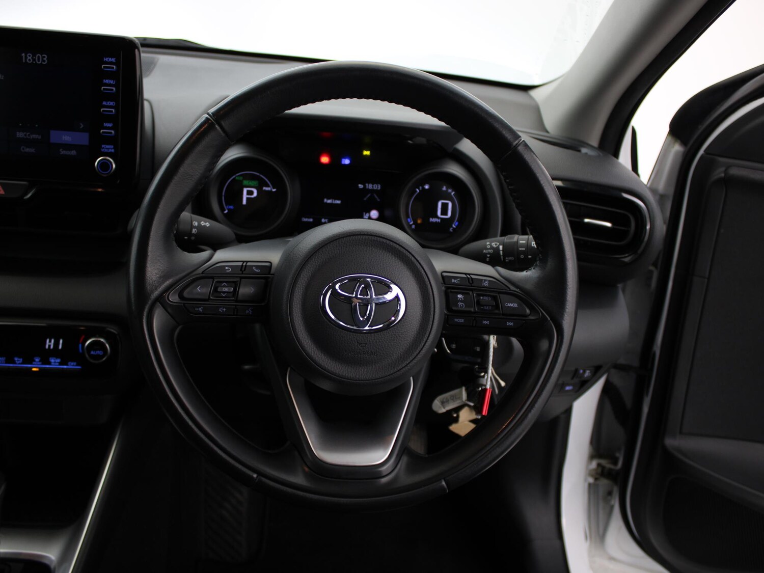 Used Toyota Yaris 2022 for sale - 76442680: Photo 28