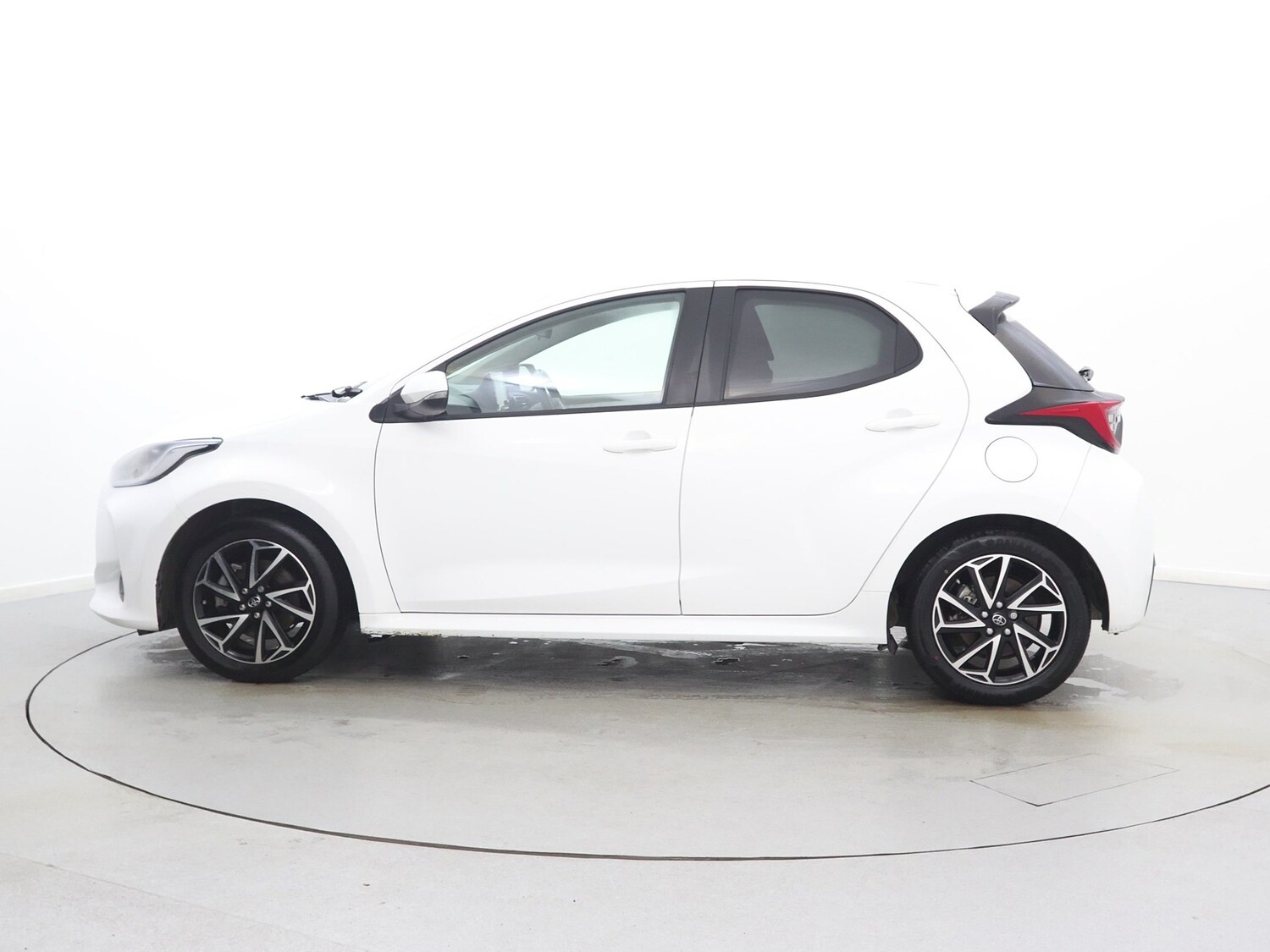 Used Toyota Yaris 2022 for sale - 76442680: Photo 4