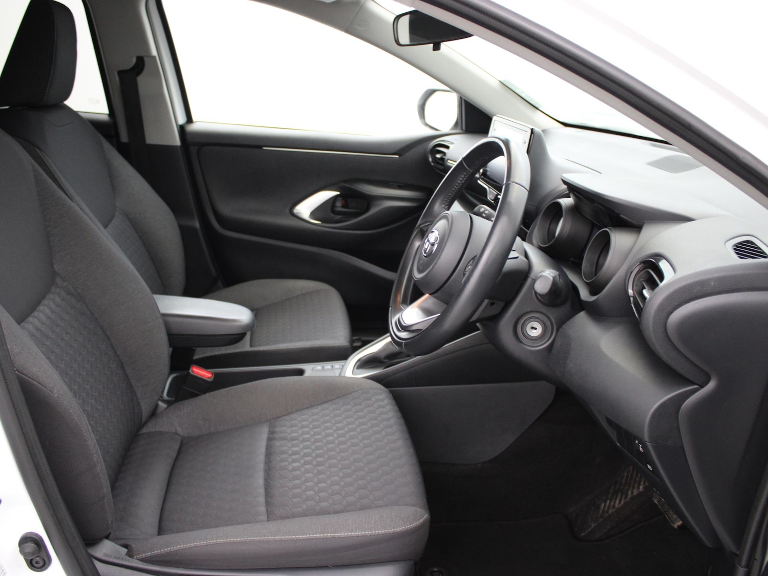 Used Toyota Yaris 2022 for sale - 76442680: Photo 9