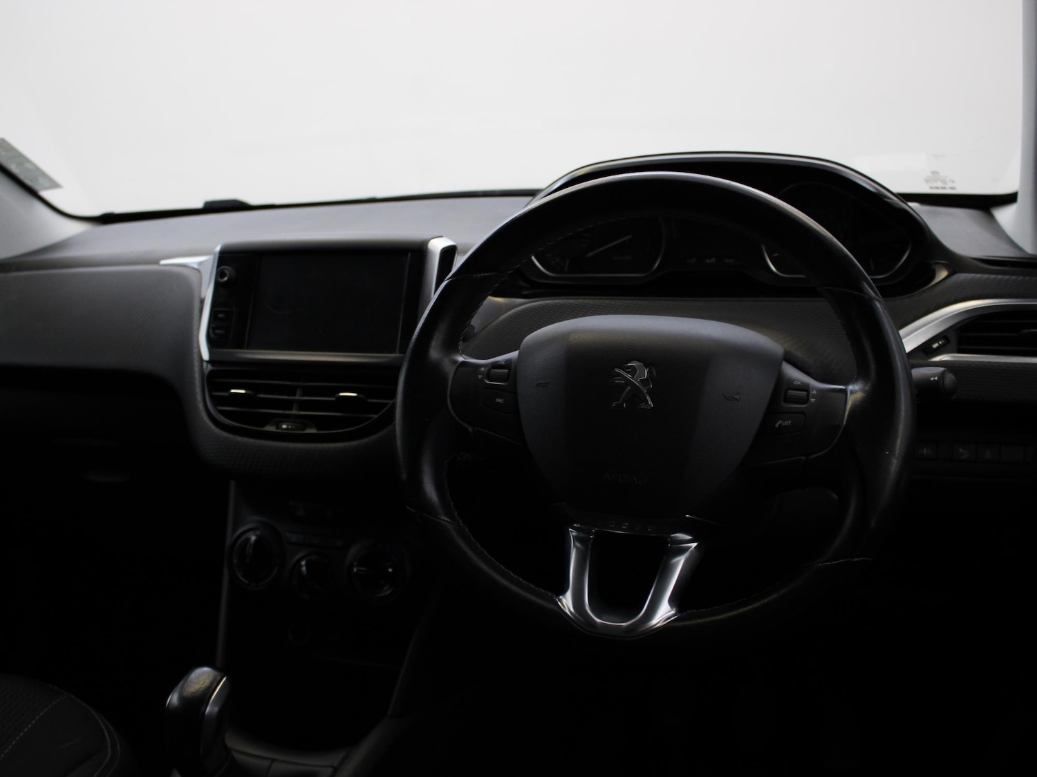 Used Peugeot 208 2016 for sale - 76502853: Photo 11