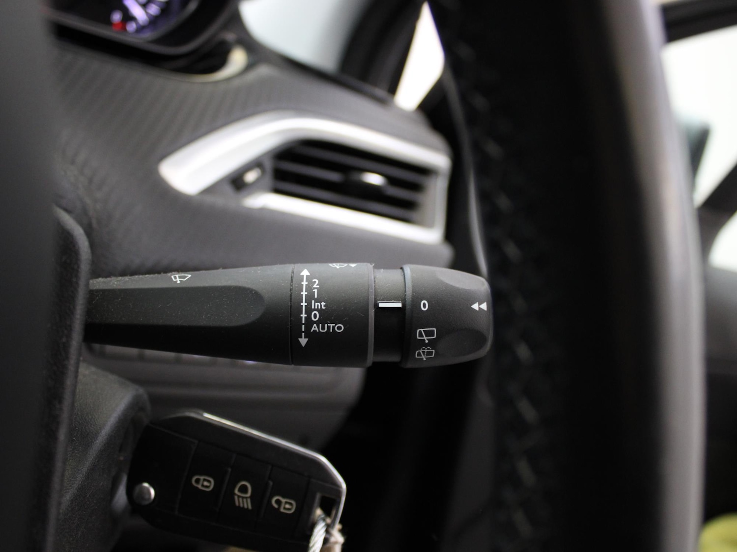 Used Peugeot 208 2016 for sale - 76502853: Photo 27