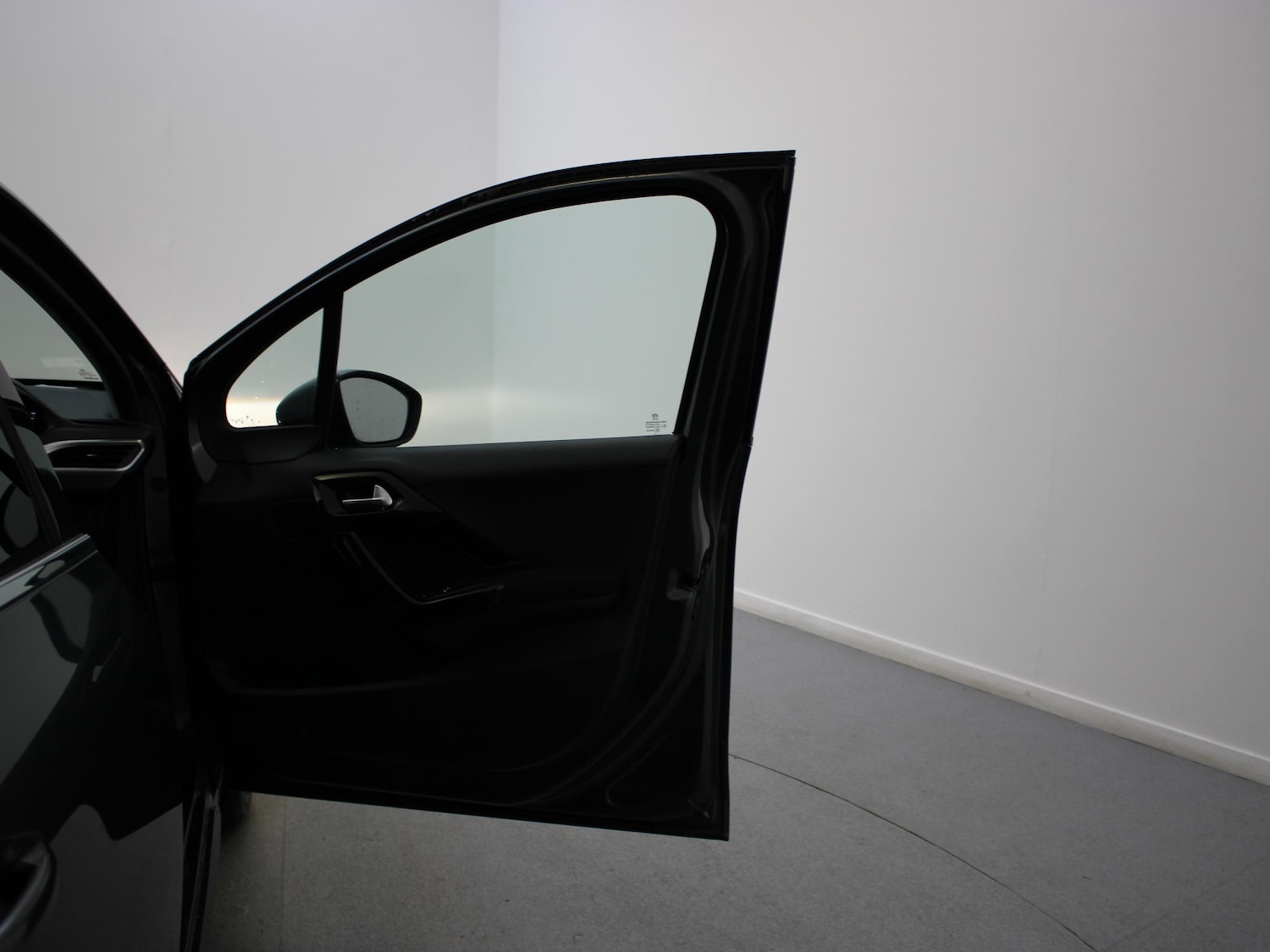 Used Peugeot 208 2016 for sale - 76502853: Photo 28