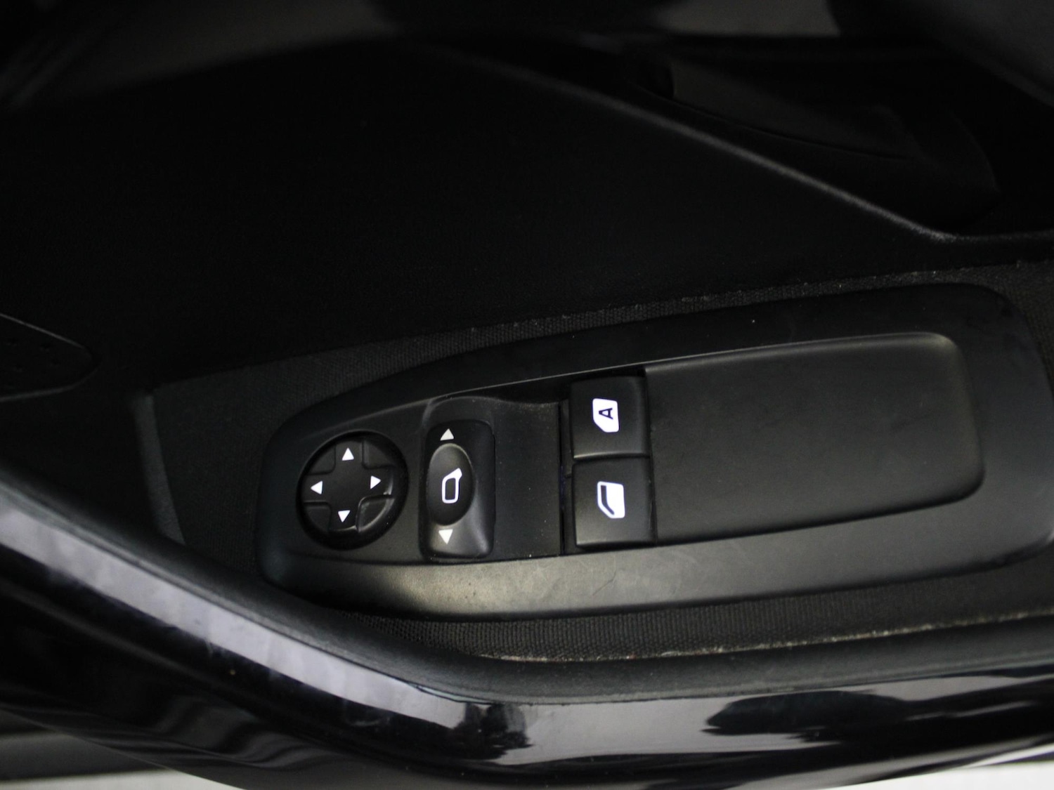 Used Peugeot 208 2016 for sale - 76502853: Photo 29