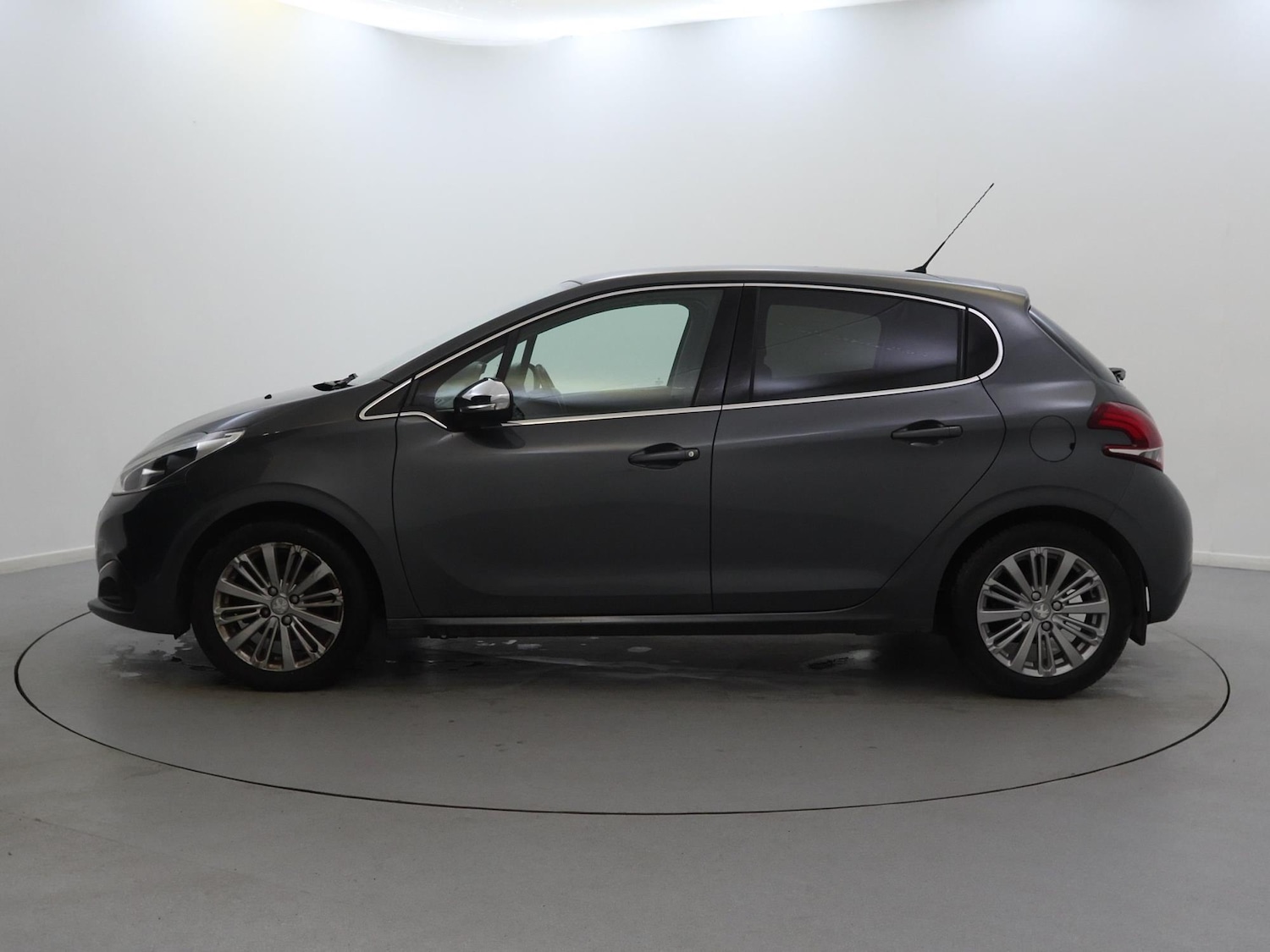 Used Peugeot 208 2016 for sale - 76502853: Photo 4