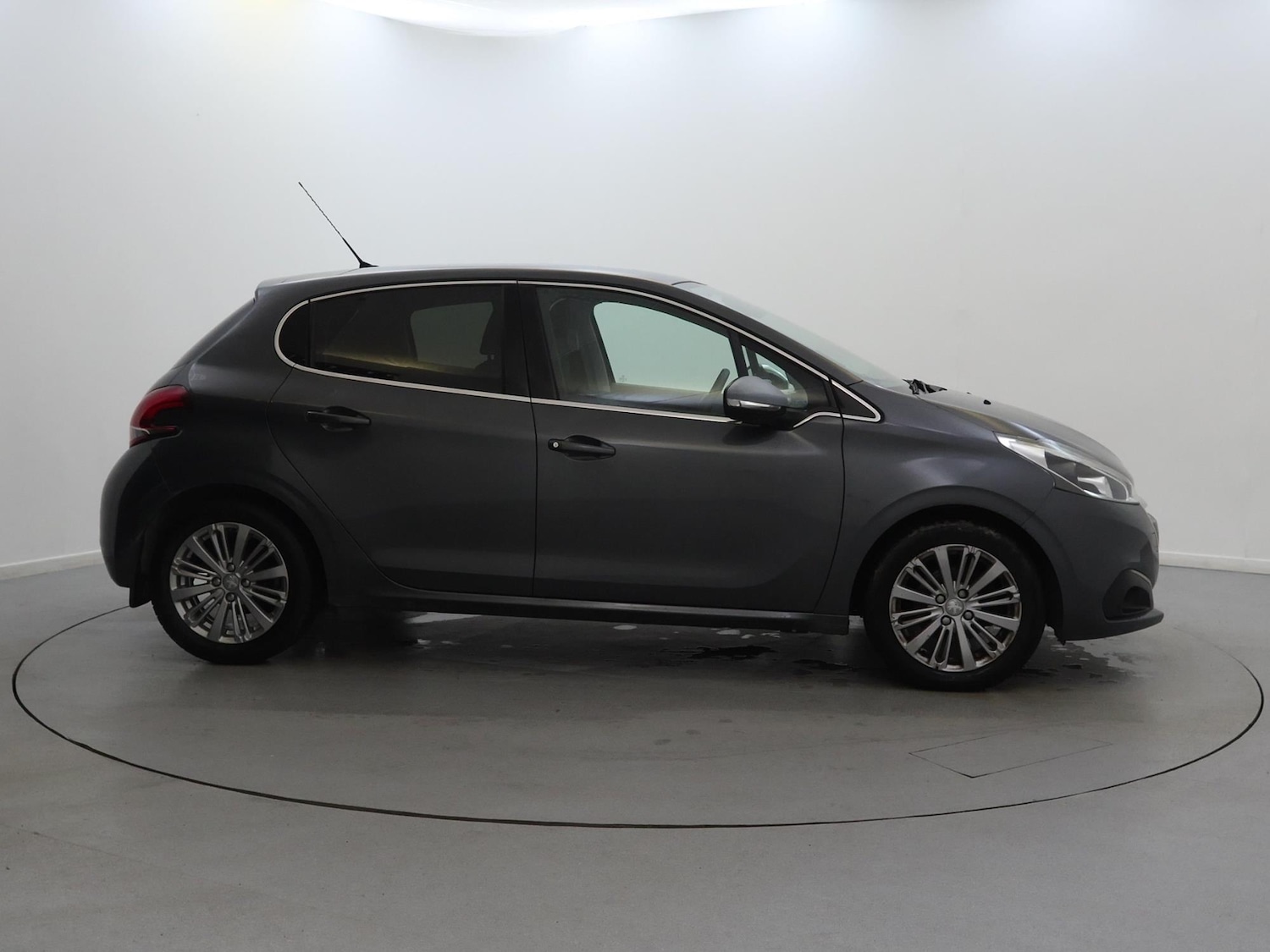 Used Peugeot 208 2016 for sale - 76502853: Photo 8