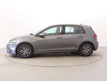 Used Volkswagen Golf 2018 for sale - 75367600: Photo