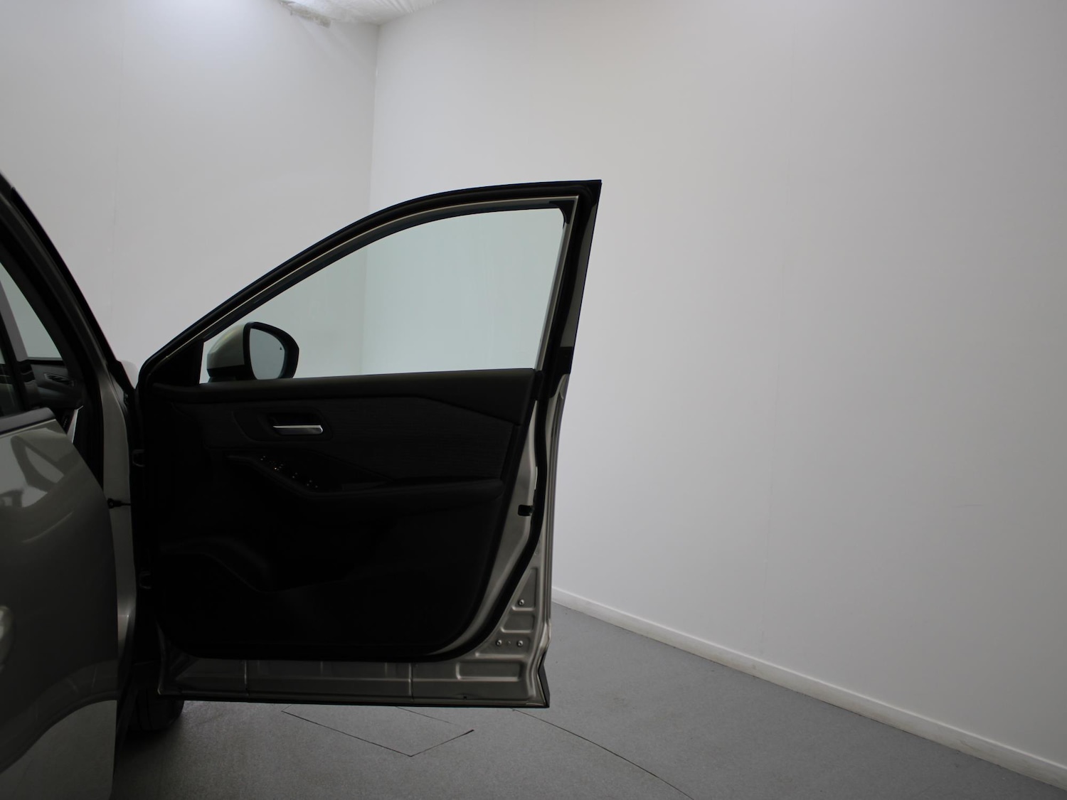 Used Nissan X-Trail 2024 for sale - 76692344: Photo 32