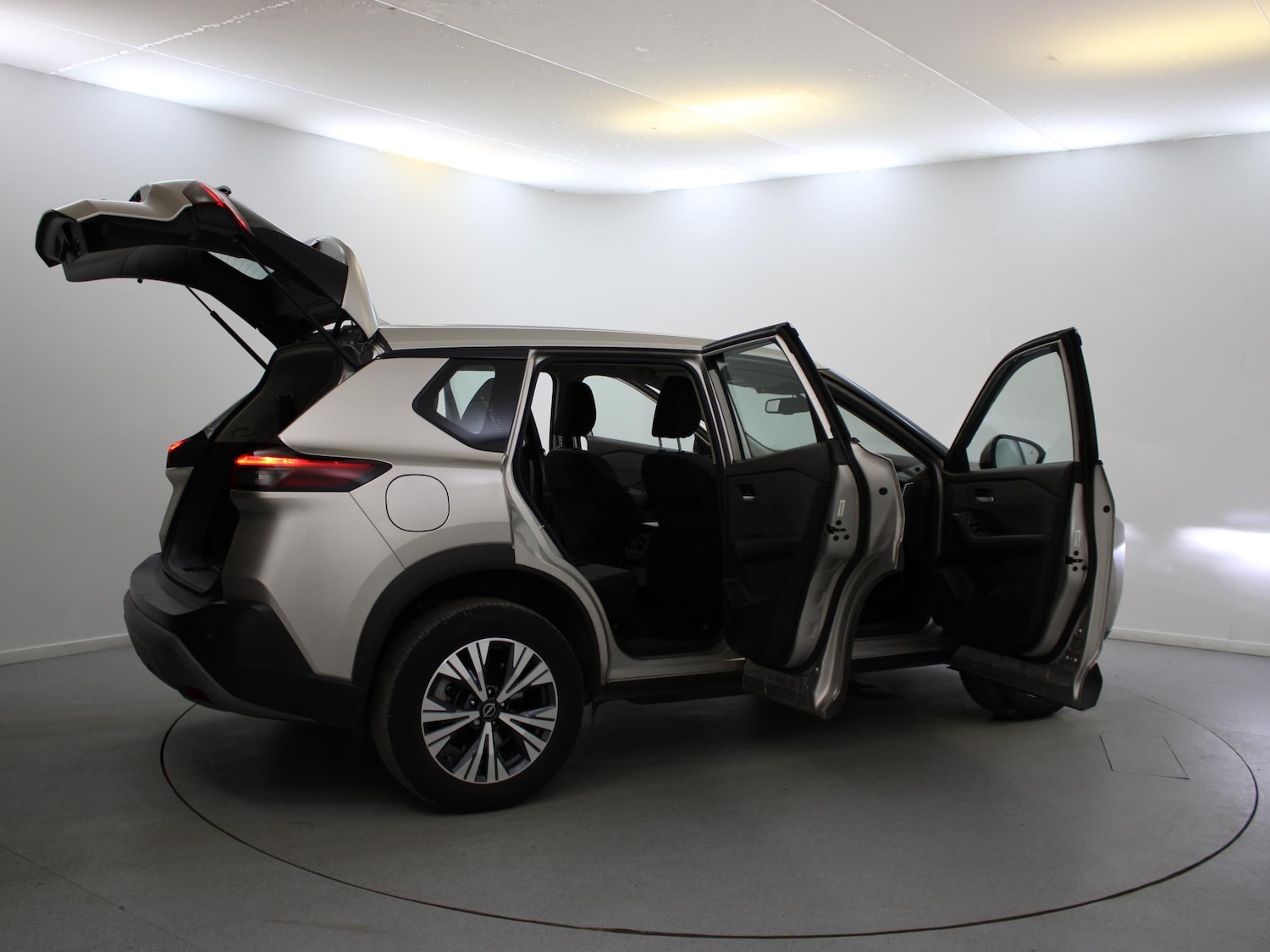 Used Nissan X-Trail 2024 for sale - 76692344: Photo 34