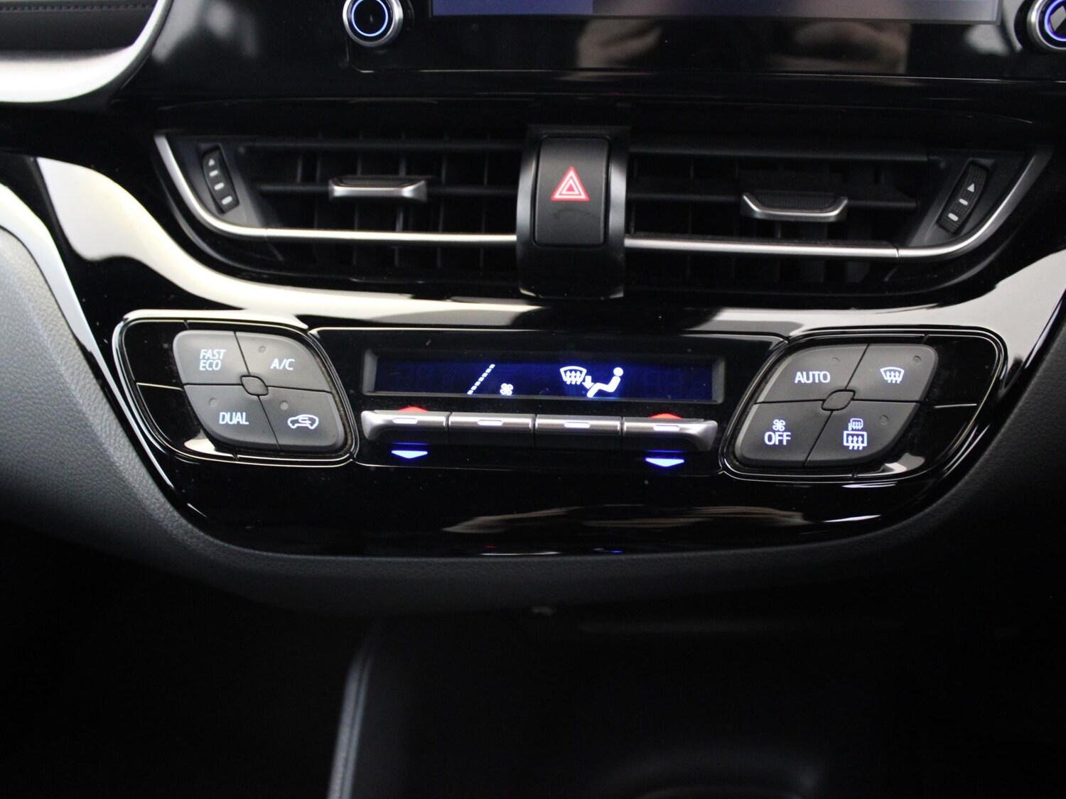 Used Toyota C-HR 2022 for sale - 75850556: Photo 25