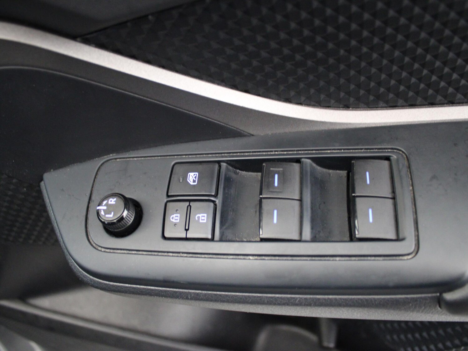 Used Toyota C-HR 2022 for sale - 75850556: Photo 35