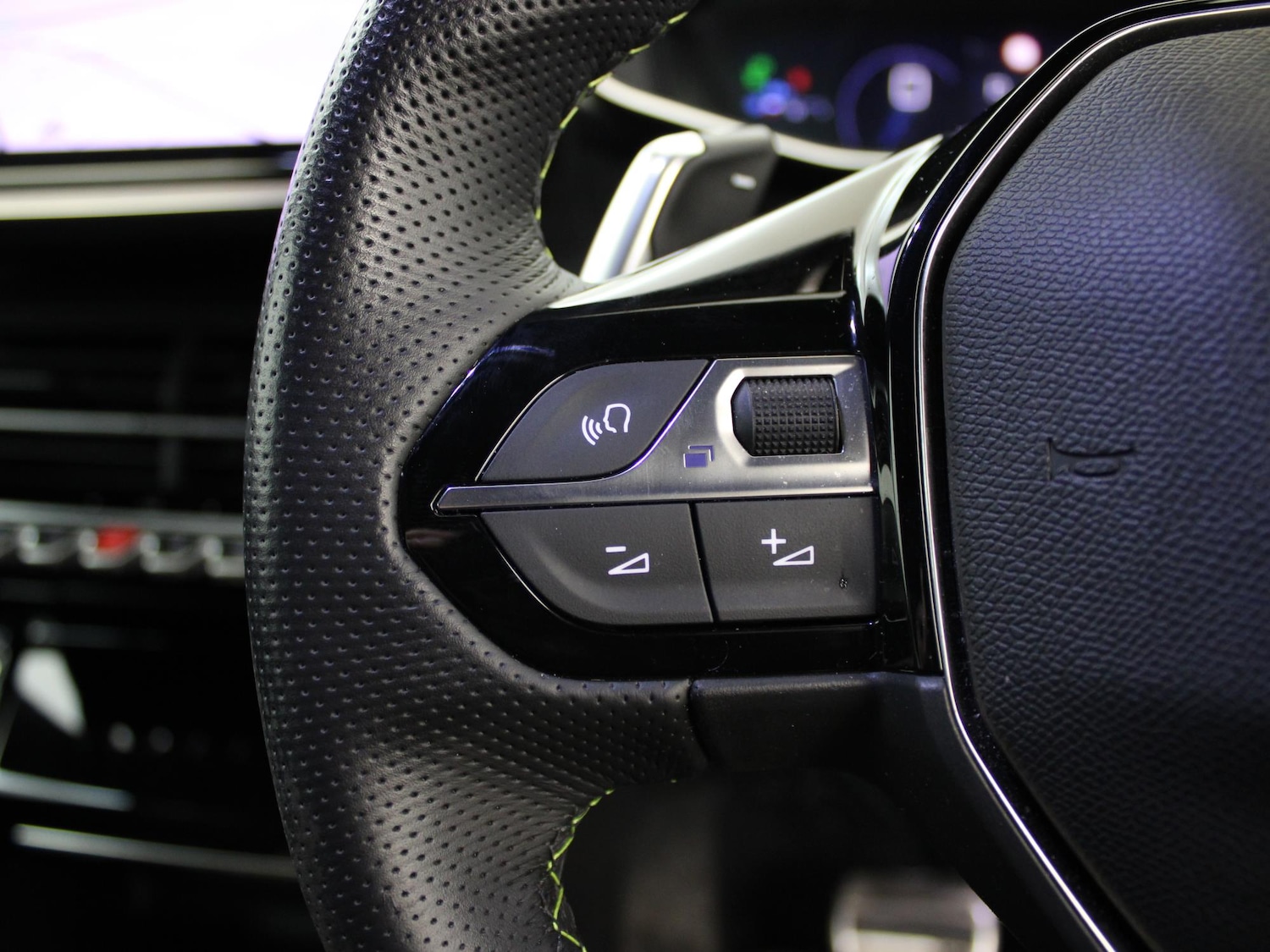 Used Peugeot 2008 2023 for sale - 76916456: Photo 37