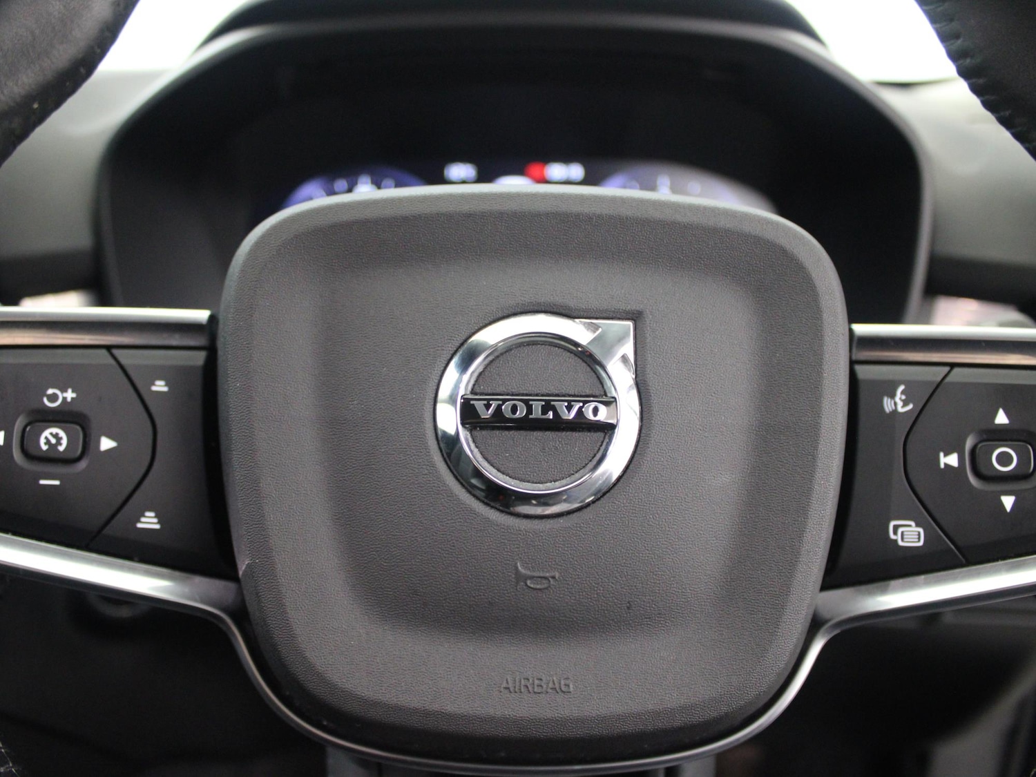 Used Volvo XC40 2020 for sale - 77348463: Photo 32