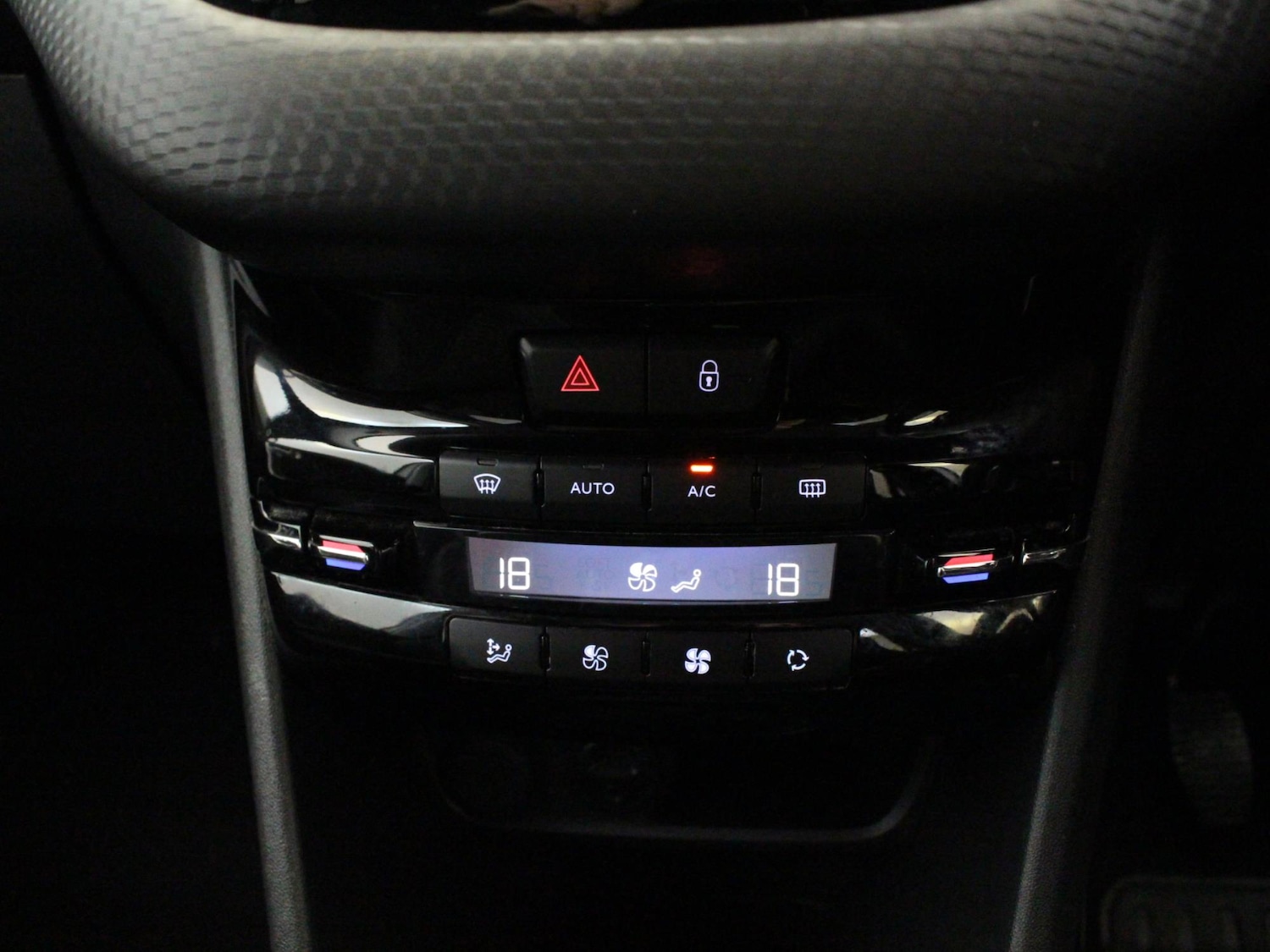 Used Peugeot 2008 2017 for sale - 76594406: Photo 15