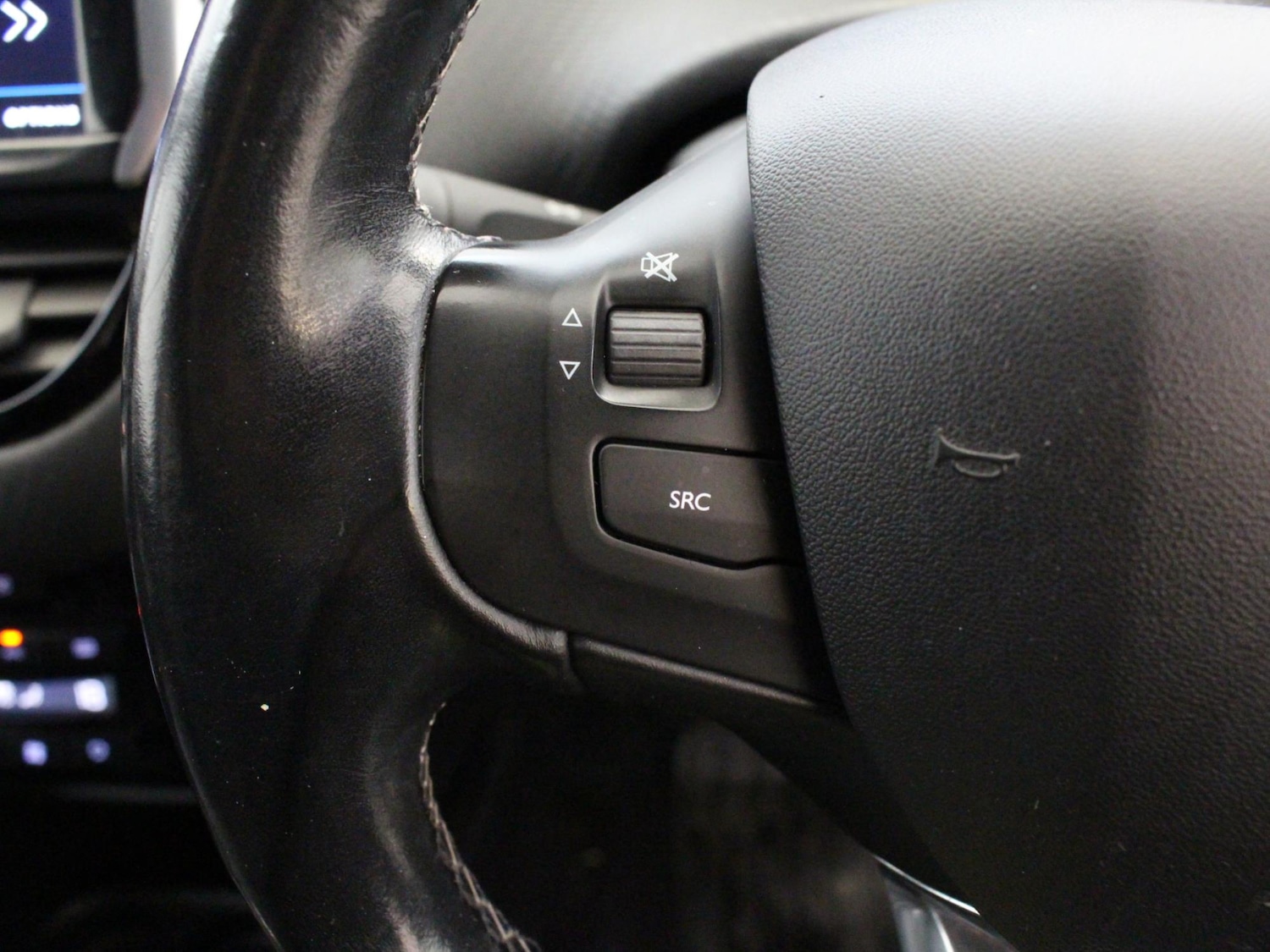 Used Peugeot 2008 2017 for sale - 76594406: Photo 16