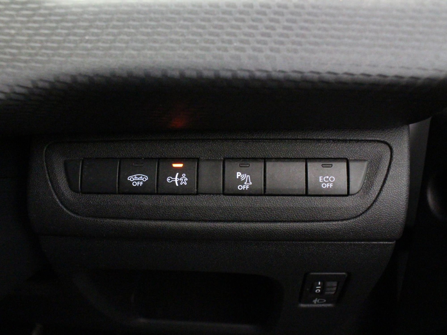 Used Peugeot 2008 2017 for sale - 76594406: Photo 20