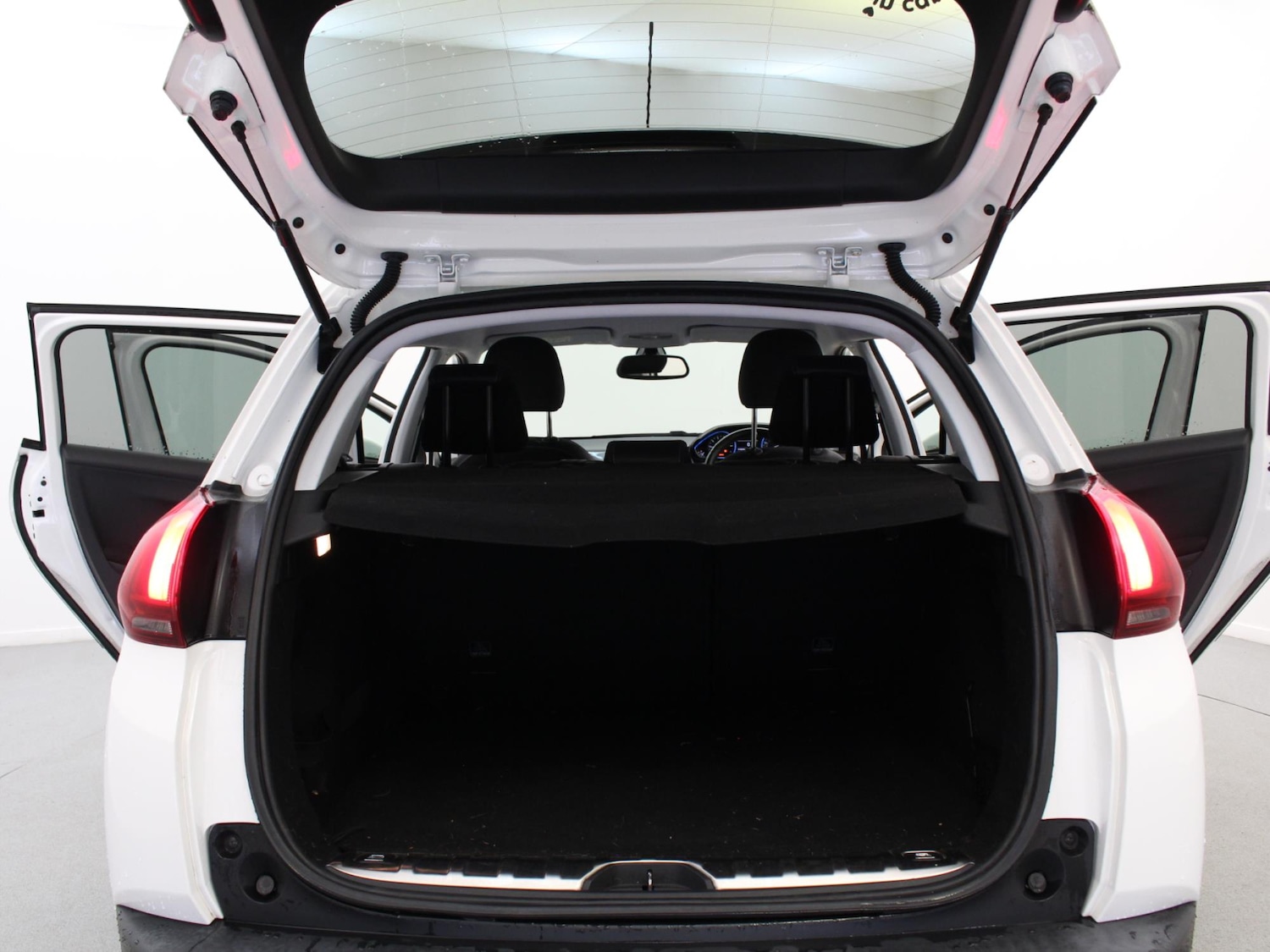 Used Peugeot 2008 2017 for sale - 76594406: Photo 23