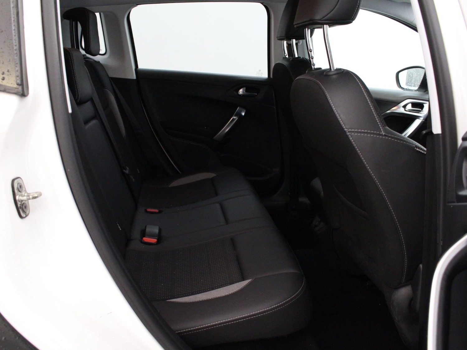 Used Peugeot 2008 2017 for sale - 76594406: Photo 8