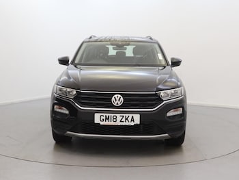 Used Volkswagen T-Roc 2018 for sale - 76192220: Photo
