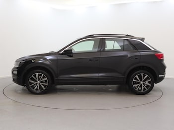 Used Volkswagen T-Roc 2018 for sale - 76192220: Photo