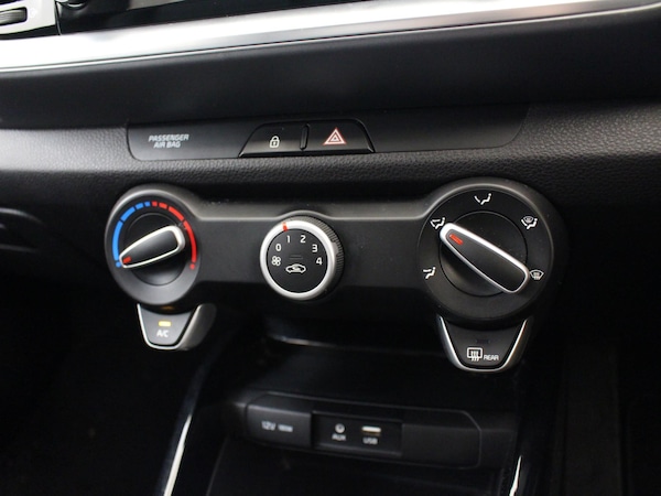 Used Kia Stonic 2020 for sale - 75343840: Photo 23