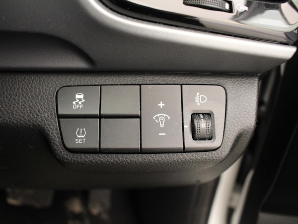 Used Kia Stonic 2020 for sale - 75343840: Photo 29