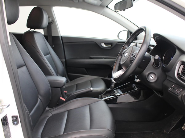 Used Kia Stonic 2020 for sale - 75343840: Photo 9