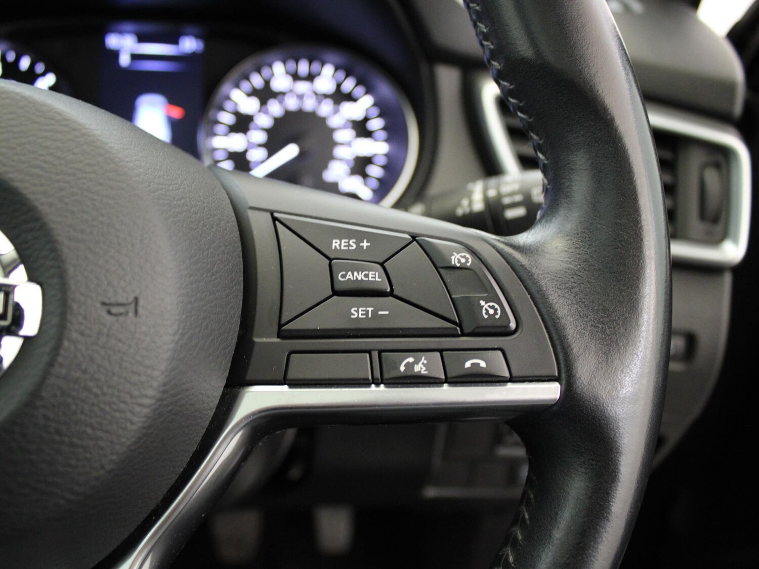 Used Nissan Qashqai 2017 for sale - 77686988: Photo 31