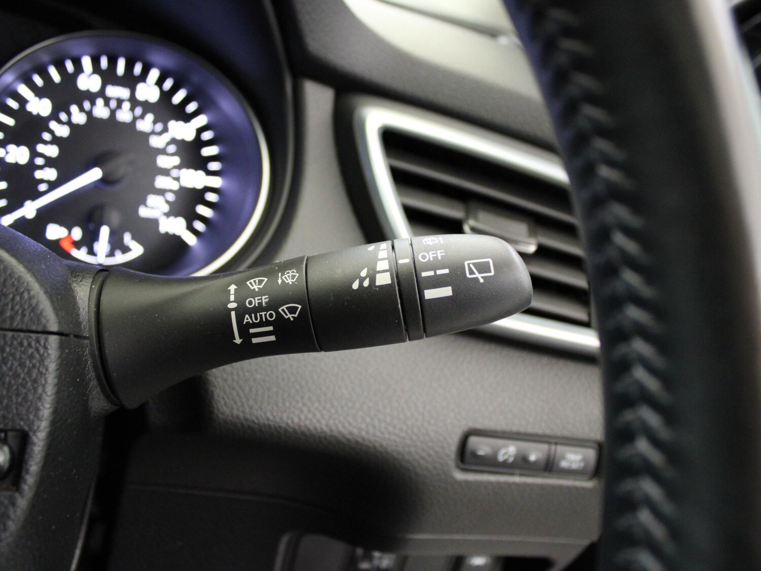 Used Nissan Qashqai 2017 for sale - 77686988: Photo 33