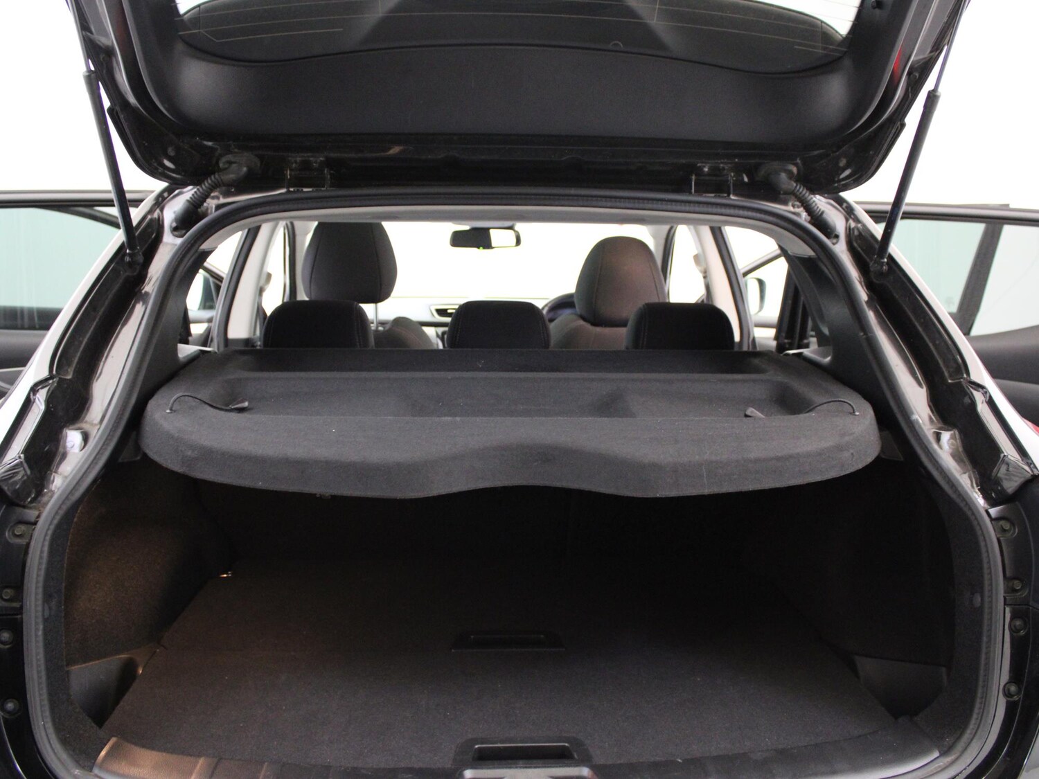 Used Nissan Qashqai 2017 for sale - 77686988: Photo 39