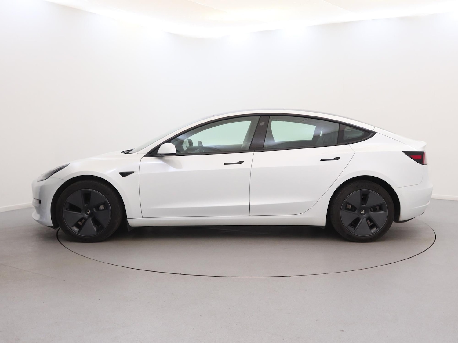 Used Tesla Model 3 2021 for sale - 76128341: Photo 4