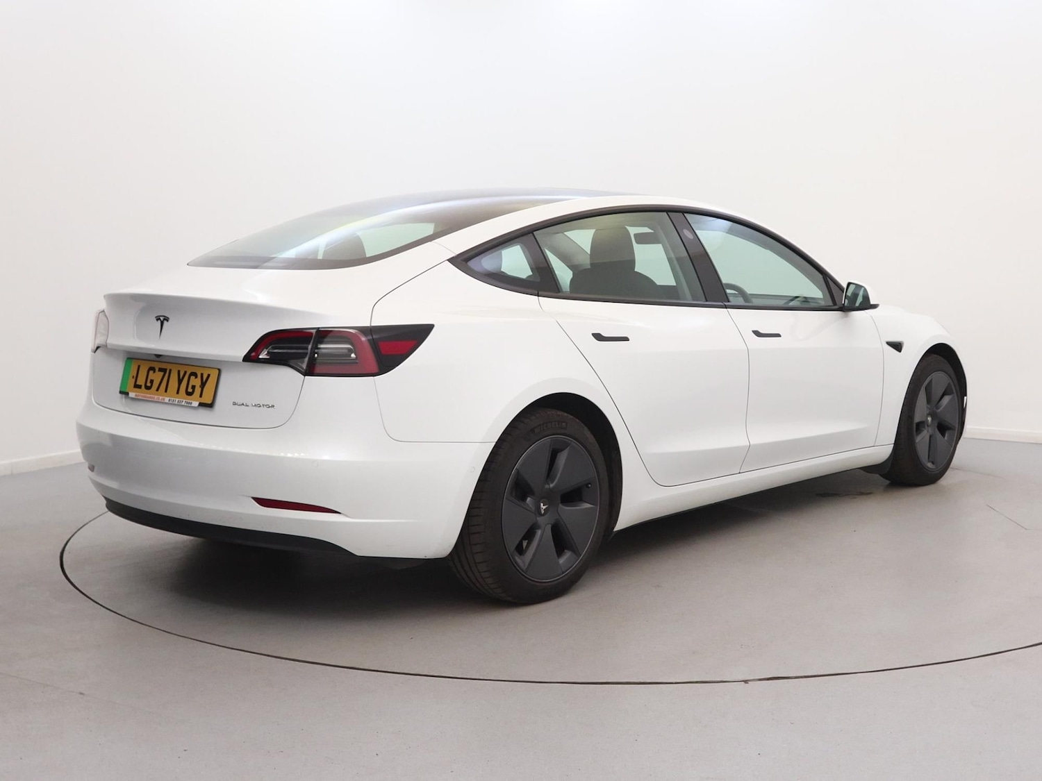 Used Tesla Model 3 2021 for sale - 76128341: Photo 5