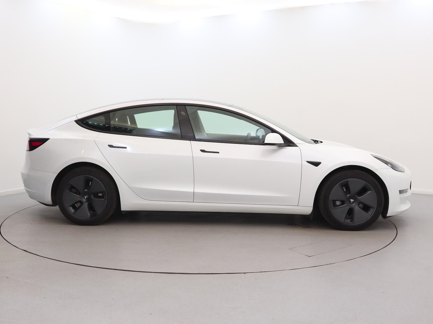 Used Tesla Model 3 2021 for sale - 76128341: Photo 8