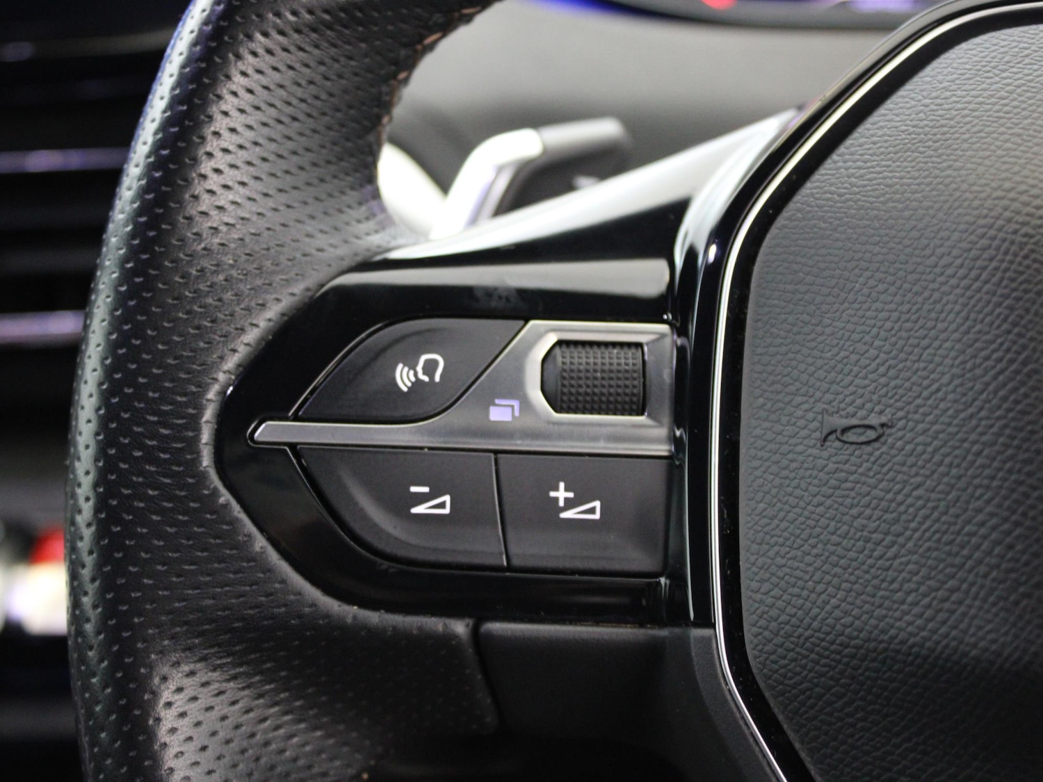 Used Peugeot 5008 2022 for sale - 77561210: Photo 34