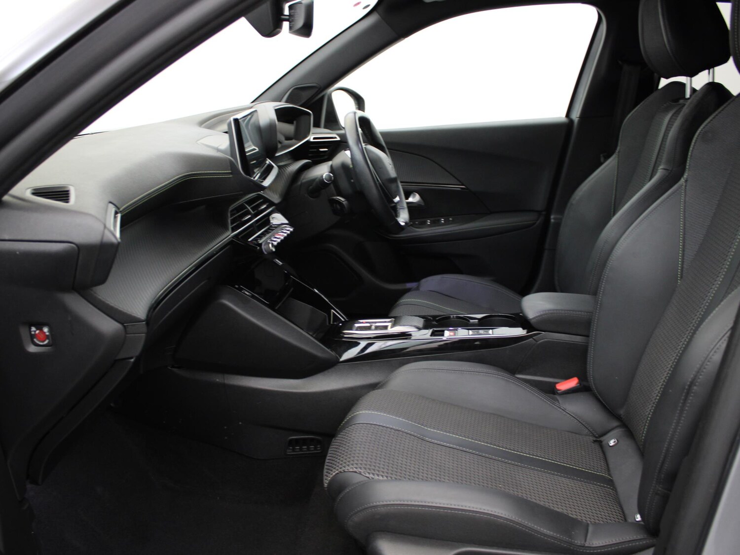 Used Peugeot 2008 2022 for sale - 76502890: Photo 11